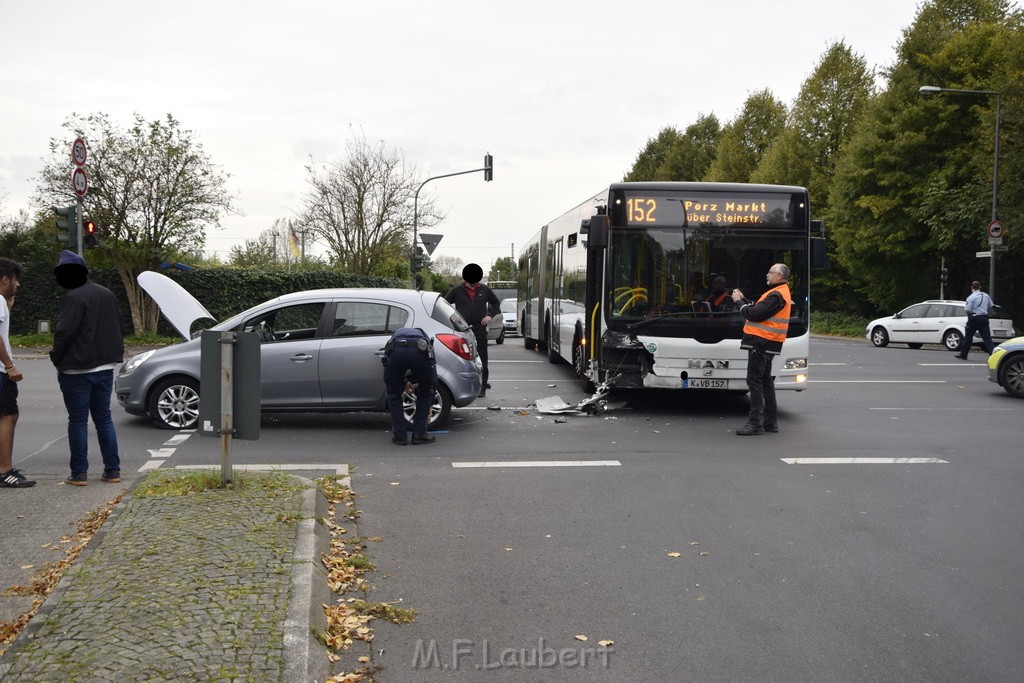 VU Bus Pkw Koeln Porz Gremberghoven Steinstr Konrad Adenauerstr P11.JPG - Miklos Laubert